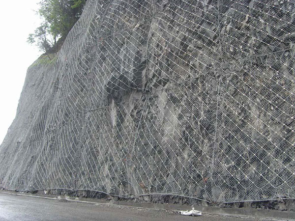 新疆邊坡防護網